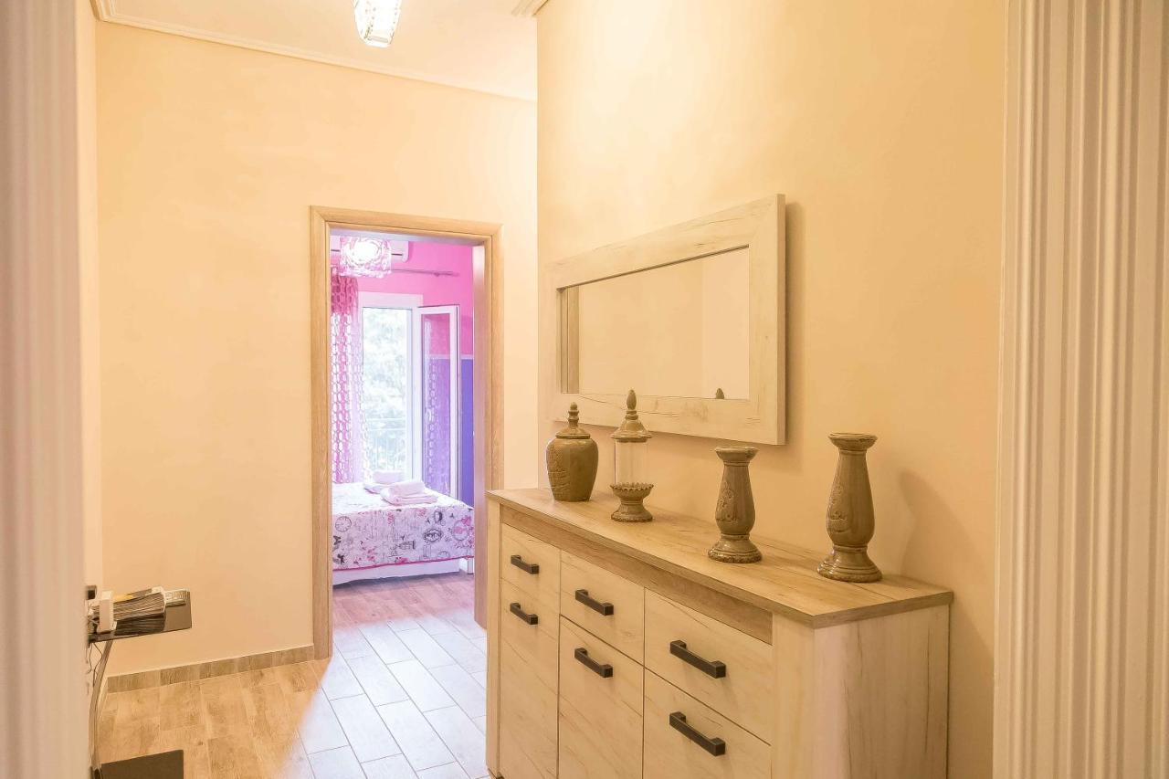 Luxury Lila House Under The Rocks Apartment Kalambaka Exterior photo
