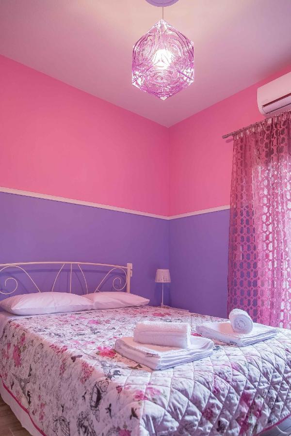 Luxury Lila House Under The Rocks Apartment Kalambaka Exterior photo