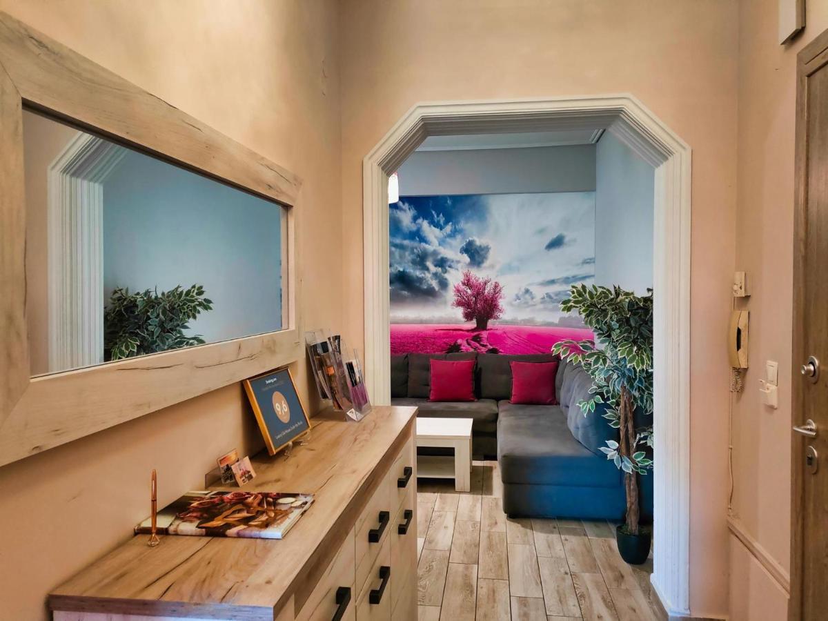 Luxury Lila House Under The Rocks Apartment Kalambaka Exterior photo