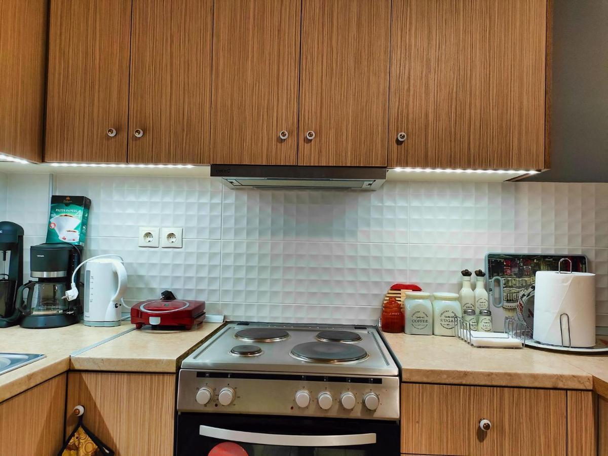 Luxury Lila House Under The Rocks Apartment Kalambaka Exterior photo