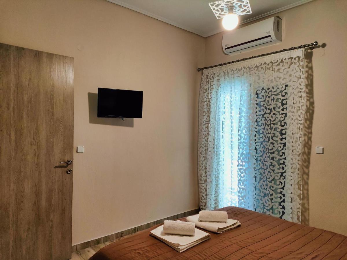 Luxury Lila House Under The Rocks Apartment Kalambaka Exterior photo